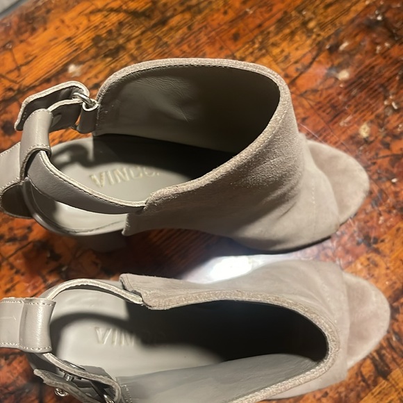 VINCE Addison Open Toe Suede/Leather Block Heeled Size 7.5 - Picture 6 of 6